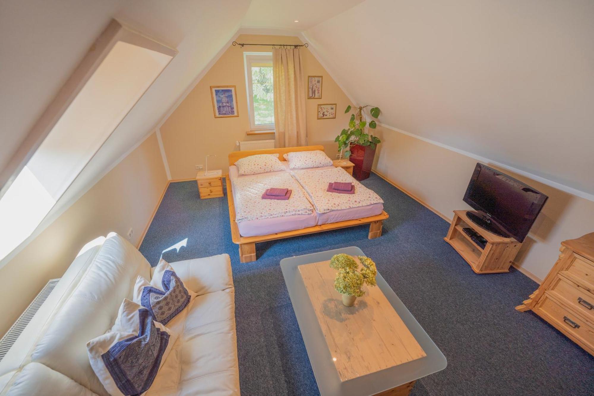 Appartement Dom Ogrodnika à Jezow Sudecki Extérieur photo